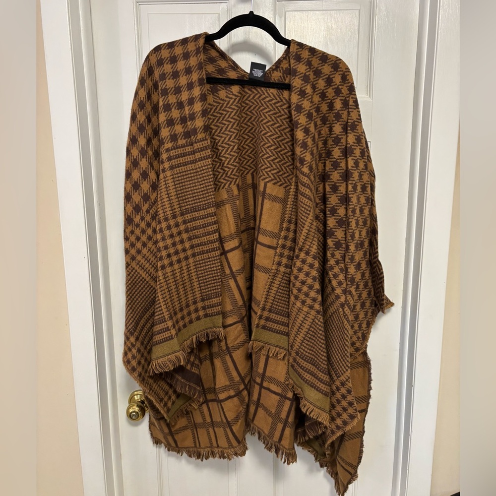 NWOT Steve Madden Reversible Poncho